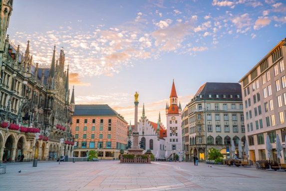 La Marienplatz et l’ancien hôtel de ville à Munich